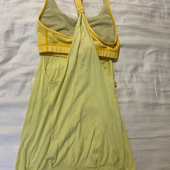 Lululemon sports top - Picture 2 of 2